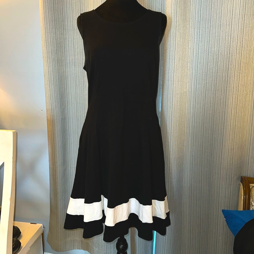 New York & Co. Size M knit black sundress with pockets